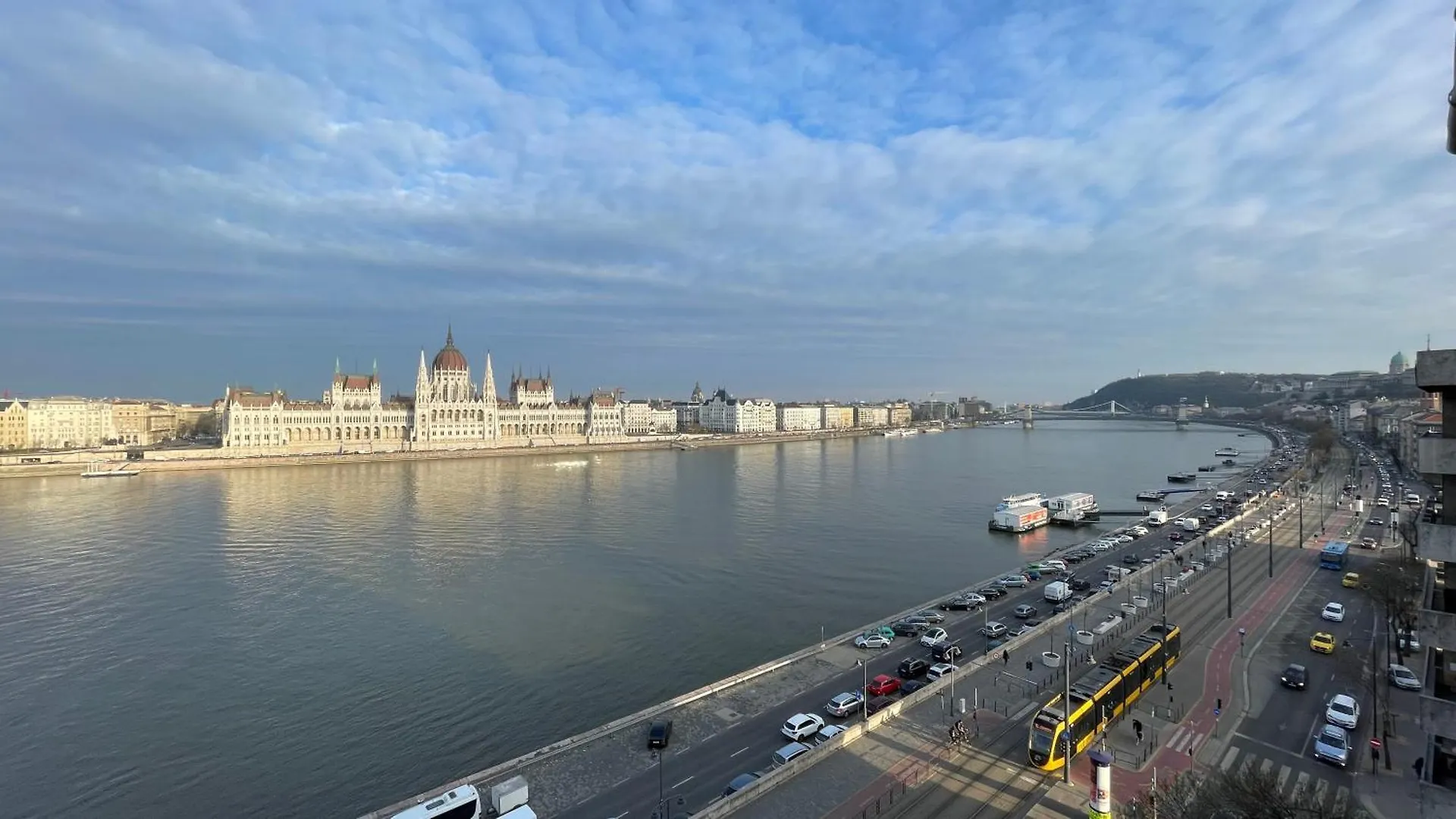 Stunning Balcony Parliament View Apartment Budapest Hungary