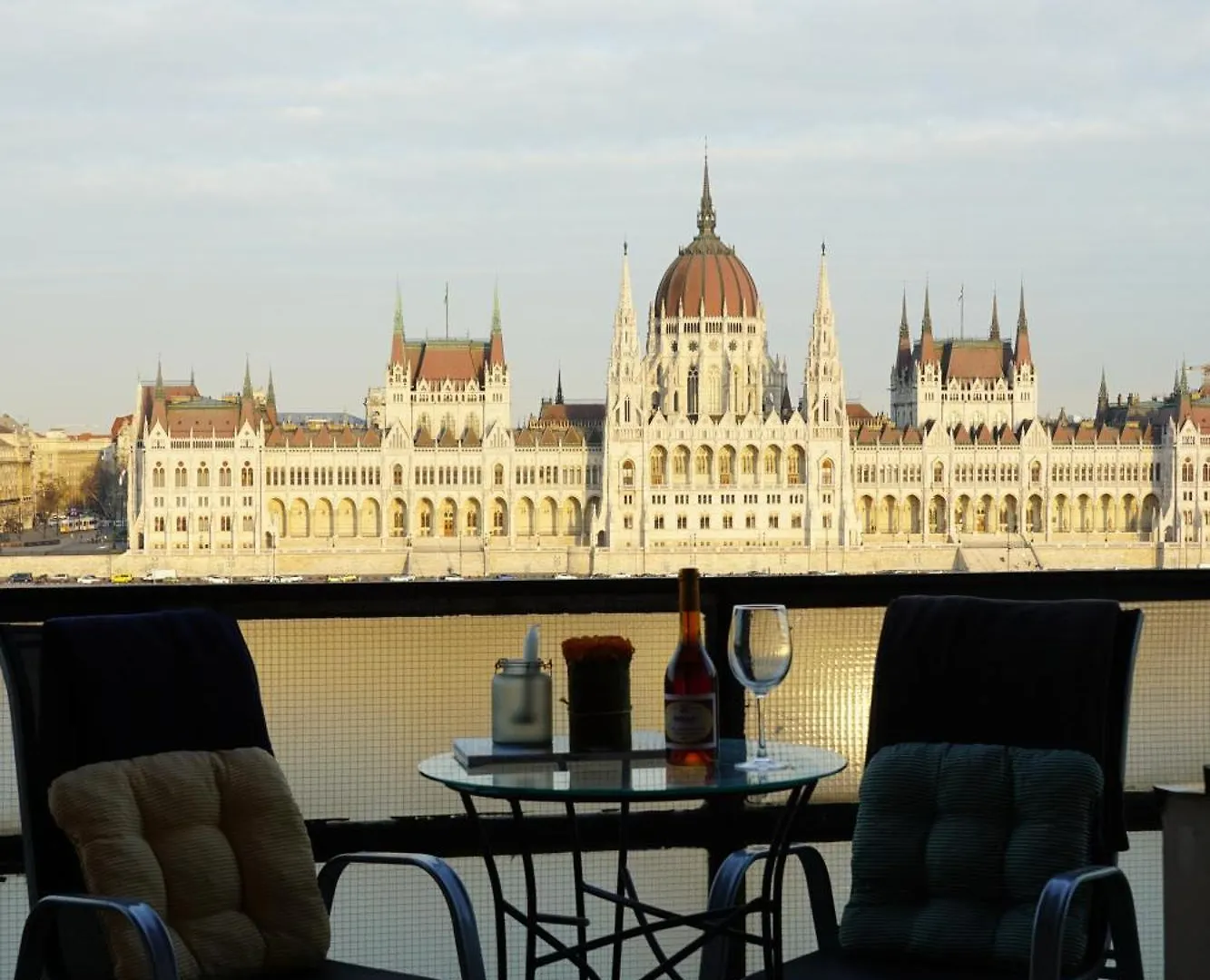 Stunning Balcony Parliament View Apartment Budapest